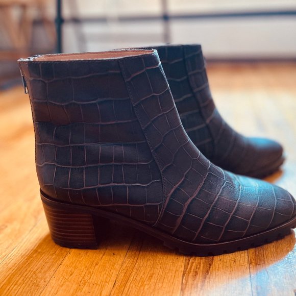 Madewell Katie Lugsole Ankle Boot in Croc Embossed Leather - Picture 2 of 8